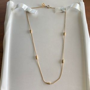 Avon Stationary Bead Necklace Approximately 16”